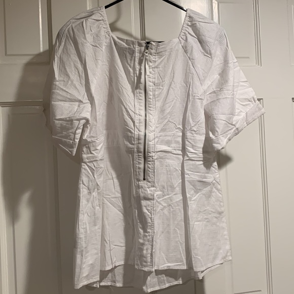 White Women’s Plus Size Top with Zip Back New with Tag - Picture 2 of 2